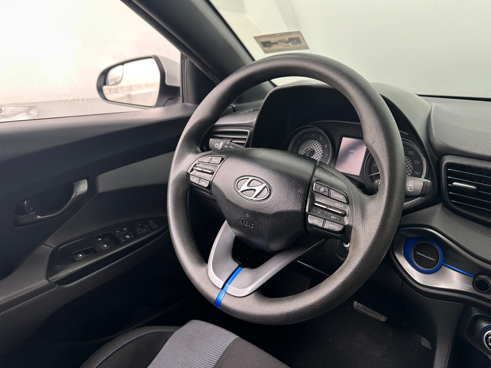 Thumbnail: 2019 Hyundai Veloster - 4