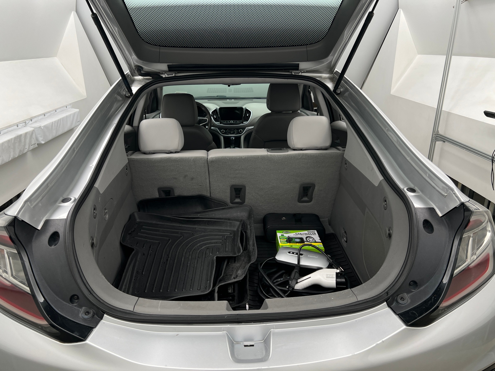 Thumbnail: 2018 Chevrolet Volt - 7