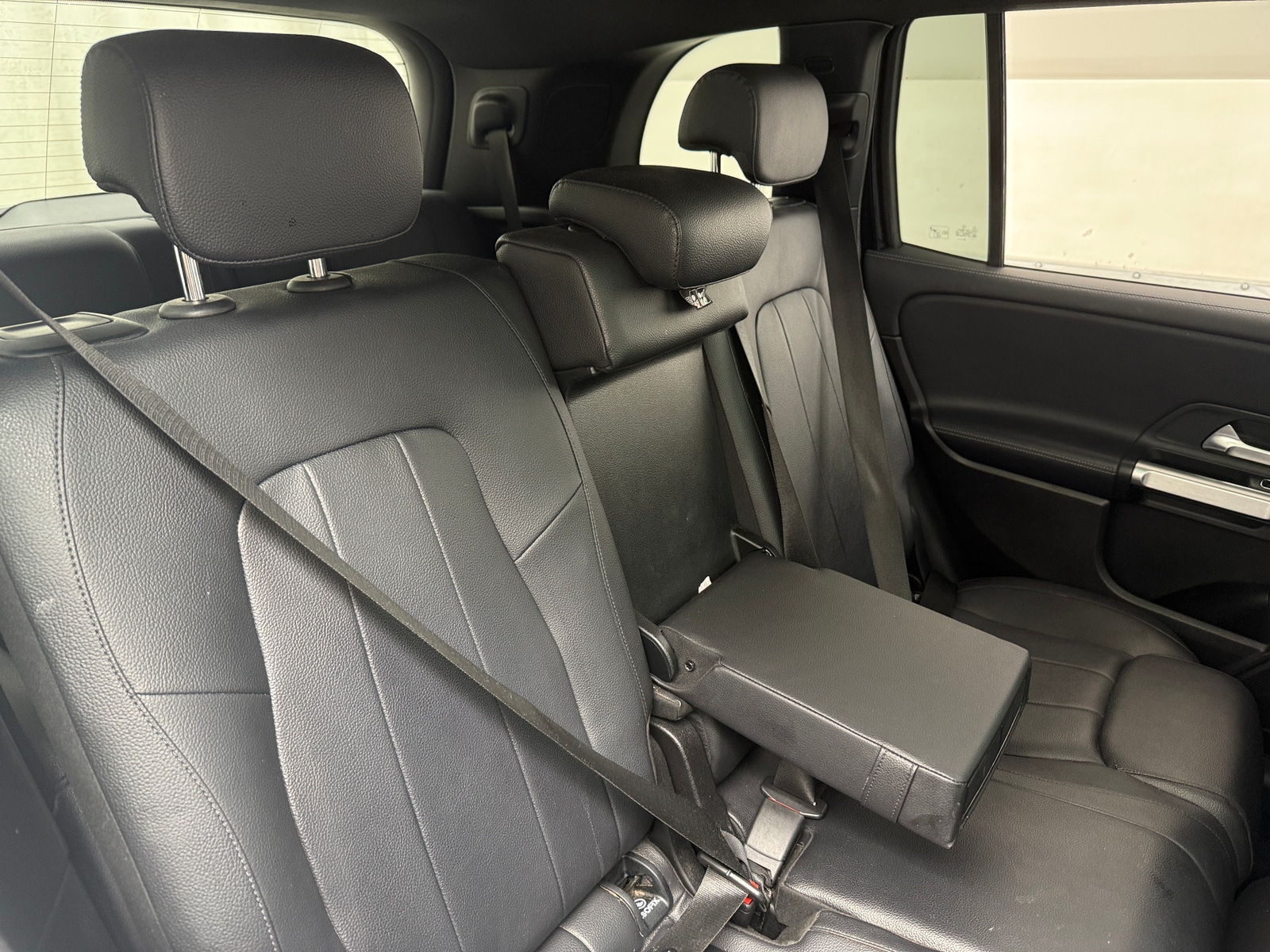 Thumbnail: 2020 Mercedes-Benz GLB - 5