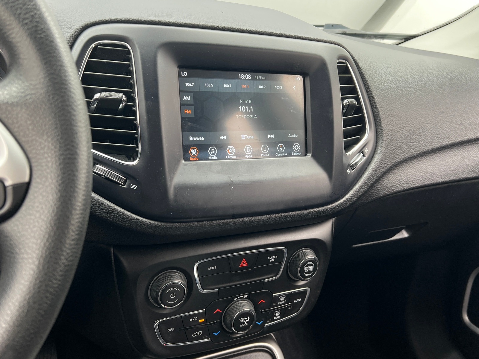 Thumbnail: 2021 Jeep Compass - 4