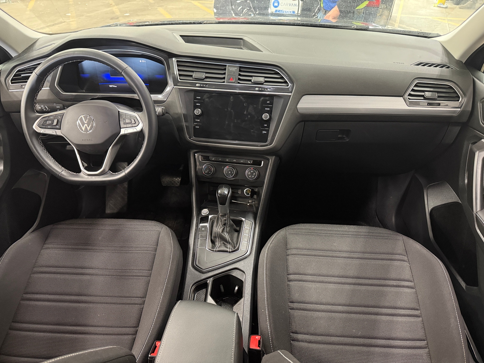 Thumbnail: 2024 Volkswagen Tiguan - 3