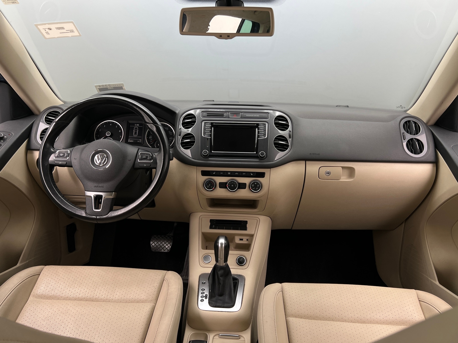 Thumbnail: 2017 Volkswagen Tiguan - 2