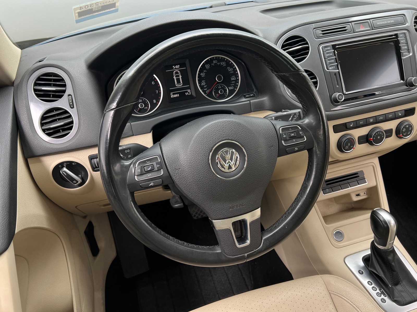 Thumbnail: 2017 Volkswagen Tiguan - 4
