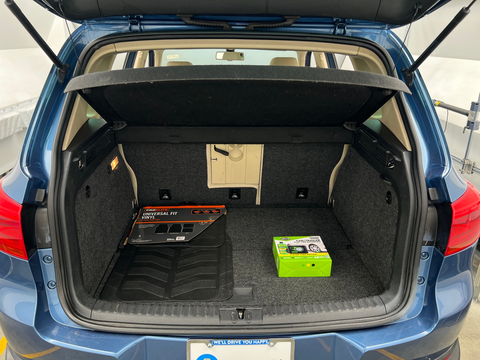 Thumbnail: 2017 Volkswagen Tiguan - 6