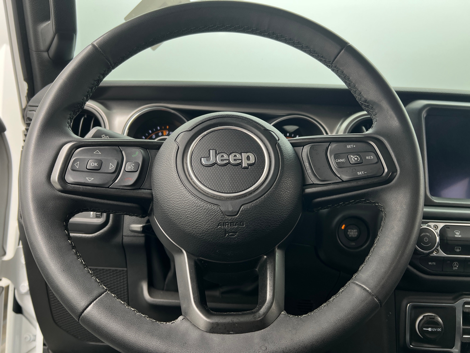 Thumbnail: 2023 Jeep Gladiator - 5