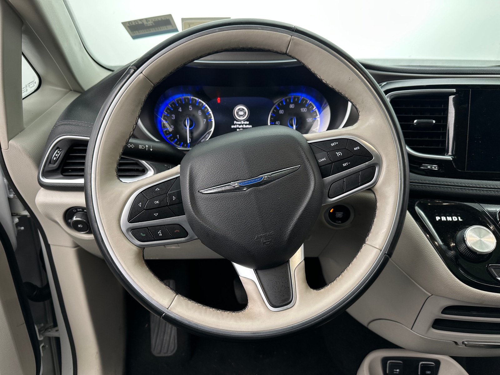 Thumbnail: 2018 Chrysler Pacifica - 4