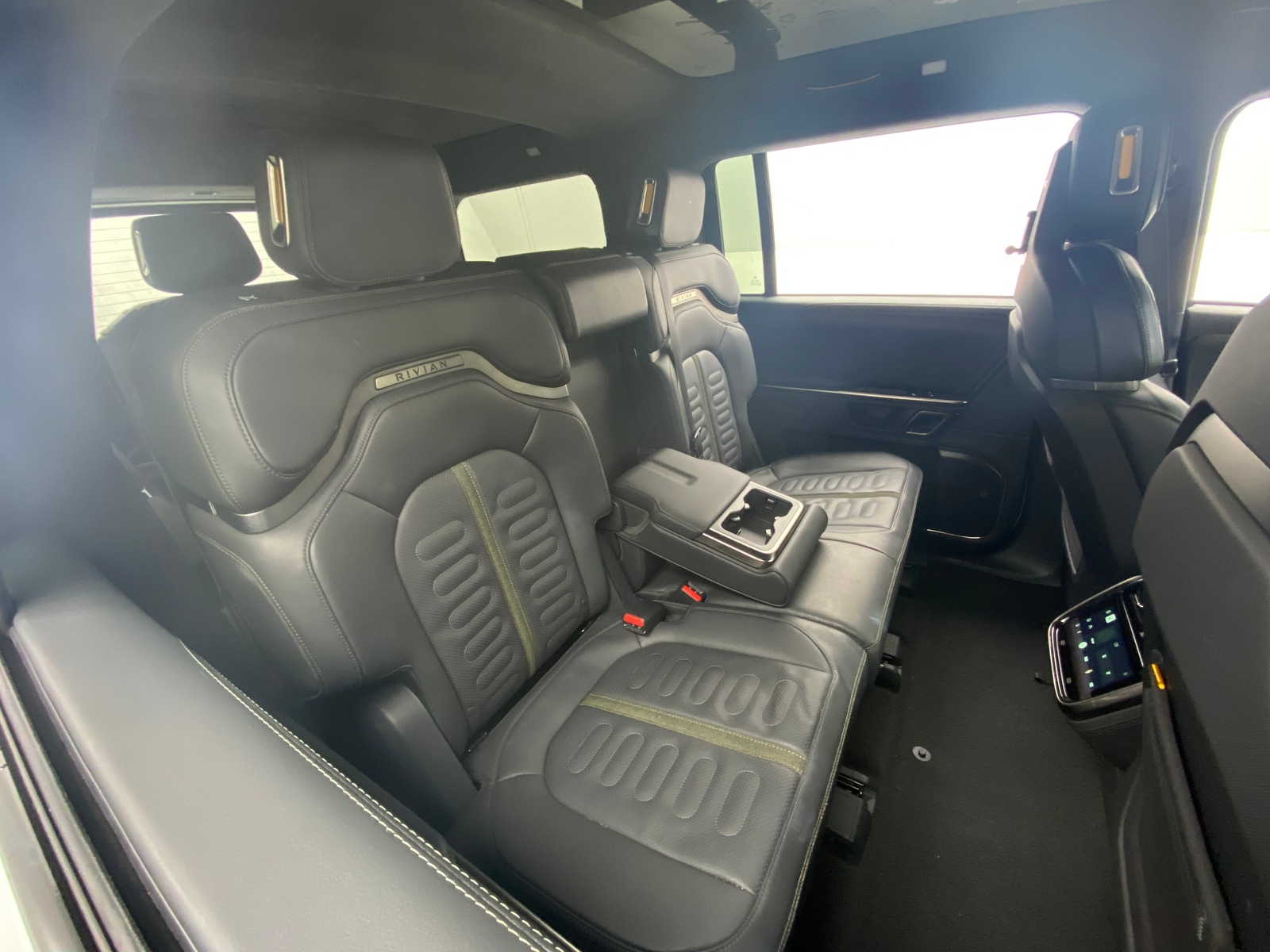 Thumbnail: 2023 Rivian R1S - 5