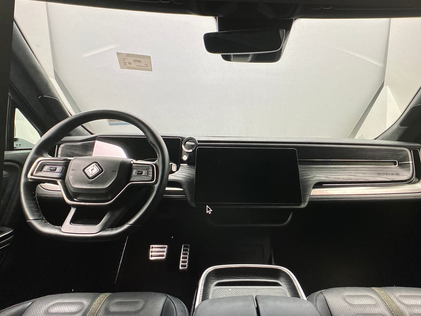 Thumbnail: 2023 Rivian R1S - 2