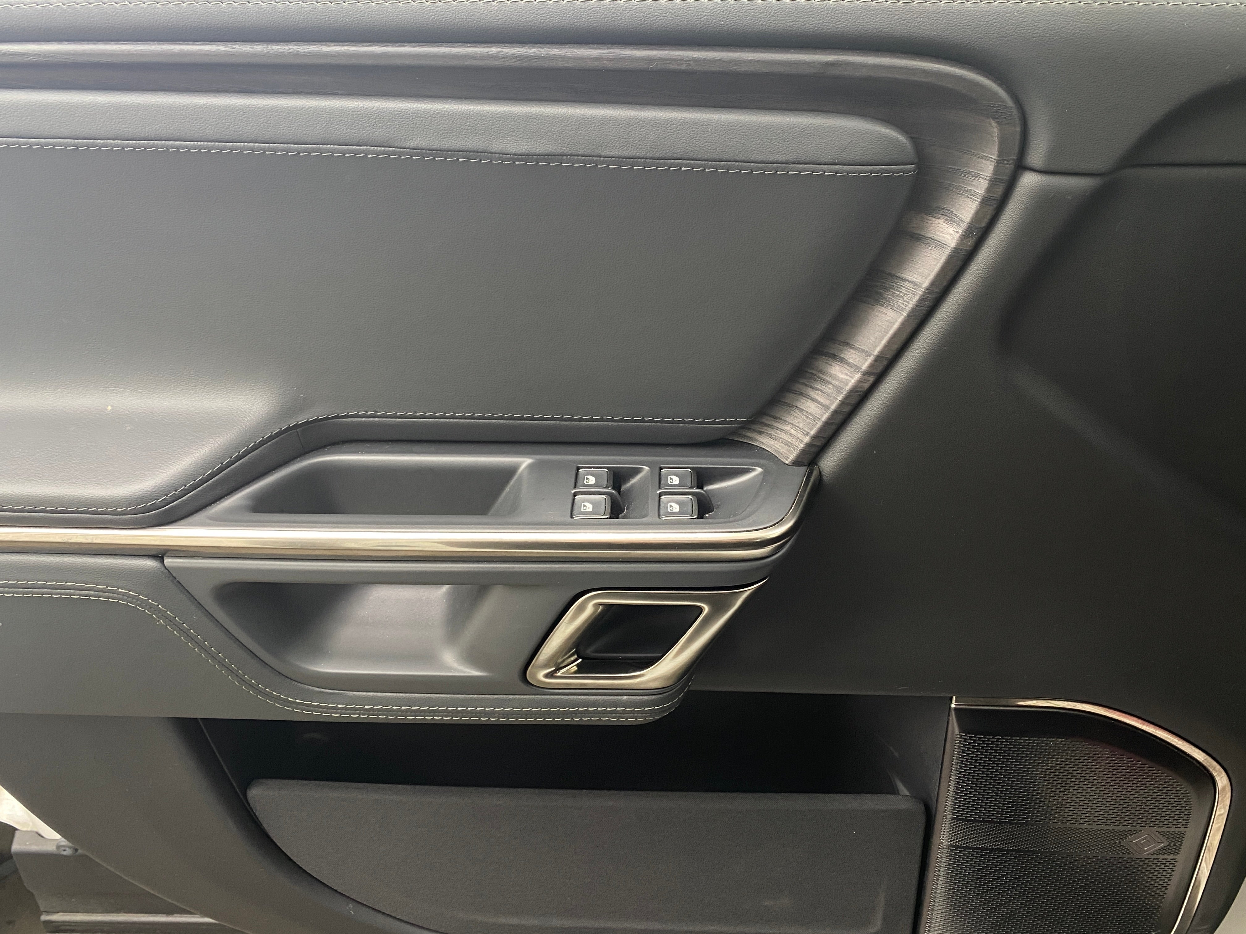 Used 2023 Rivian R1S Adventure with VIN 7PDSGABA9PN012430 for sale in Oak Creek, WI