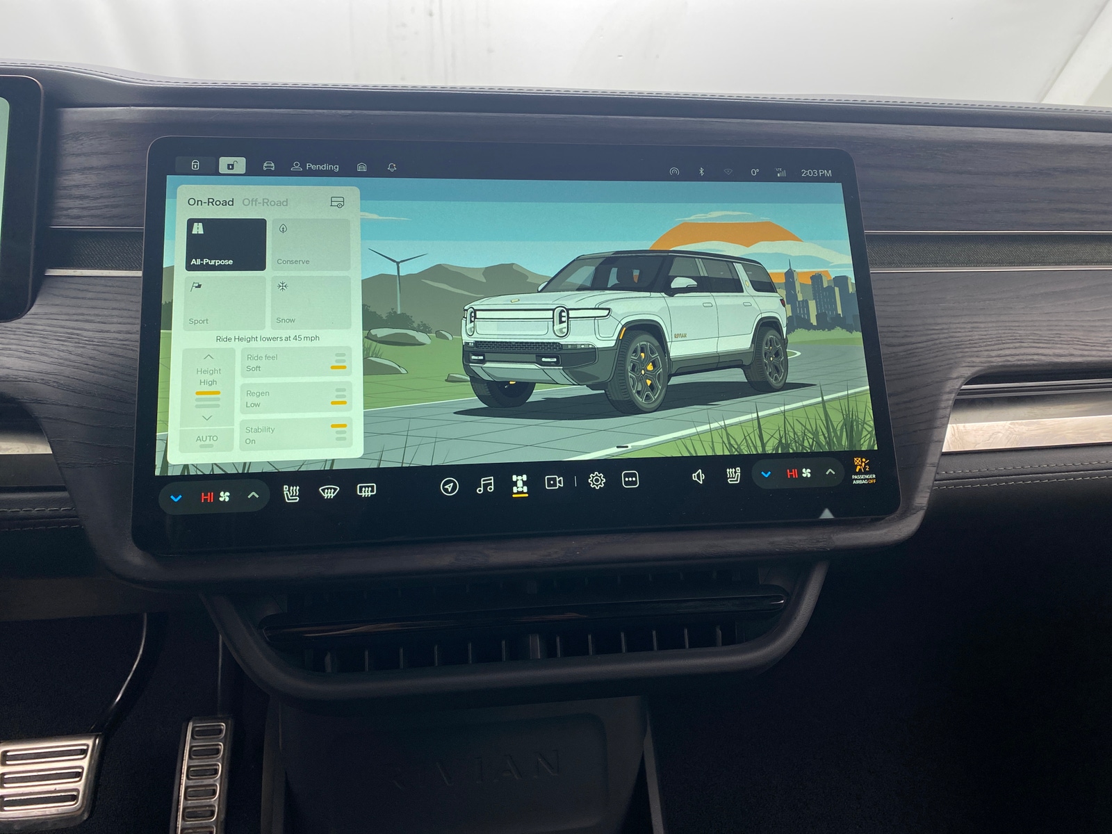 Thumbnail: 2023 Rivian R1S - 3