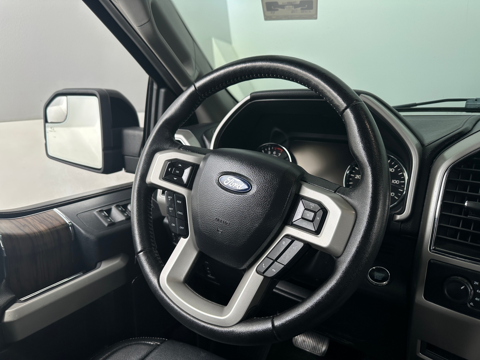 Thumbnail: 2019 Ford Econoline - 4