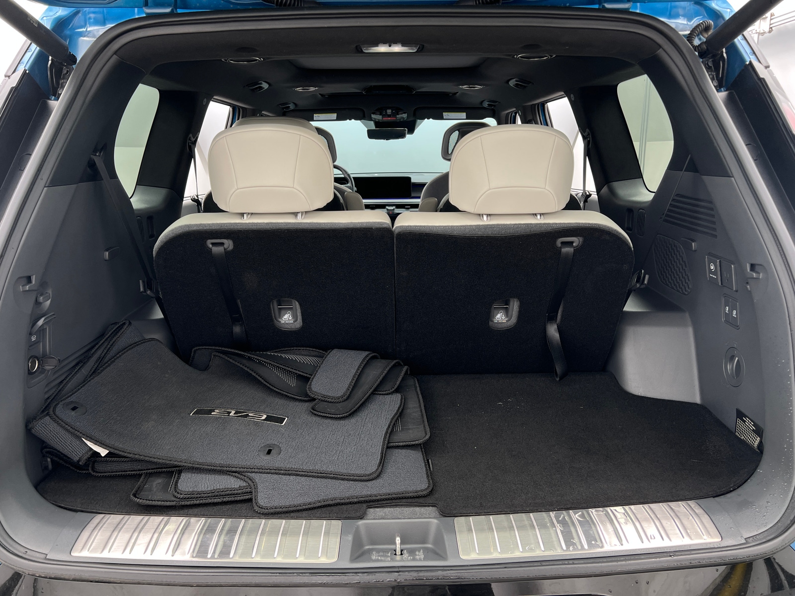 Thumbnail: 2024 Kia EV9 - 6