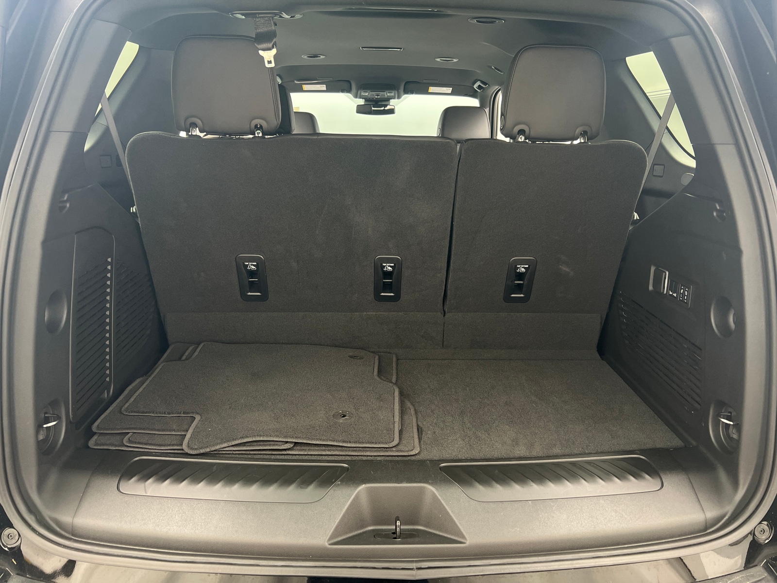 Thumbnail: 2025 Chevrolet Tahoe - 6