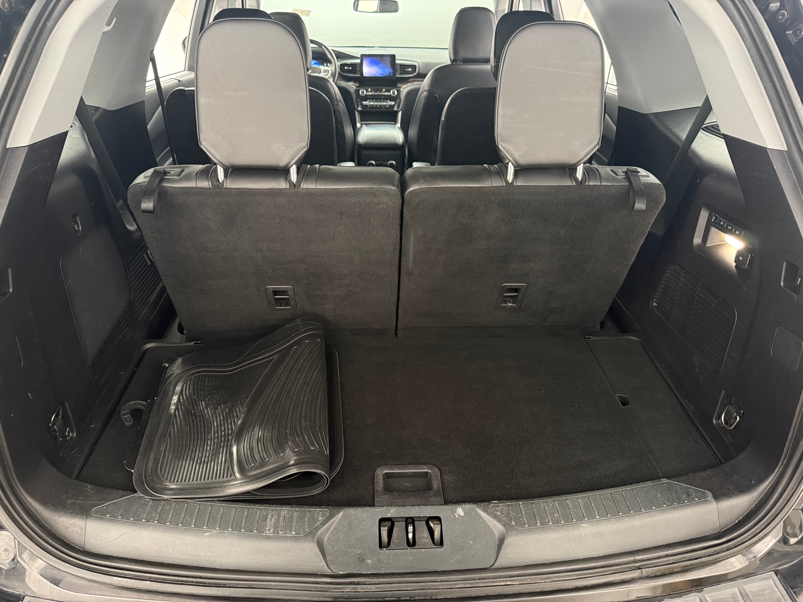 Thumbnail: 2021 Ford Explorer - 6