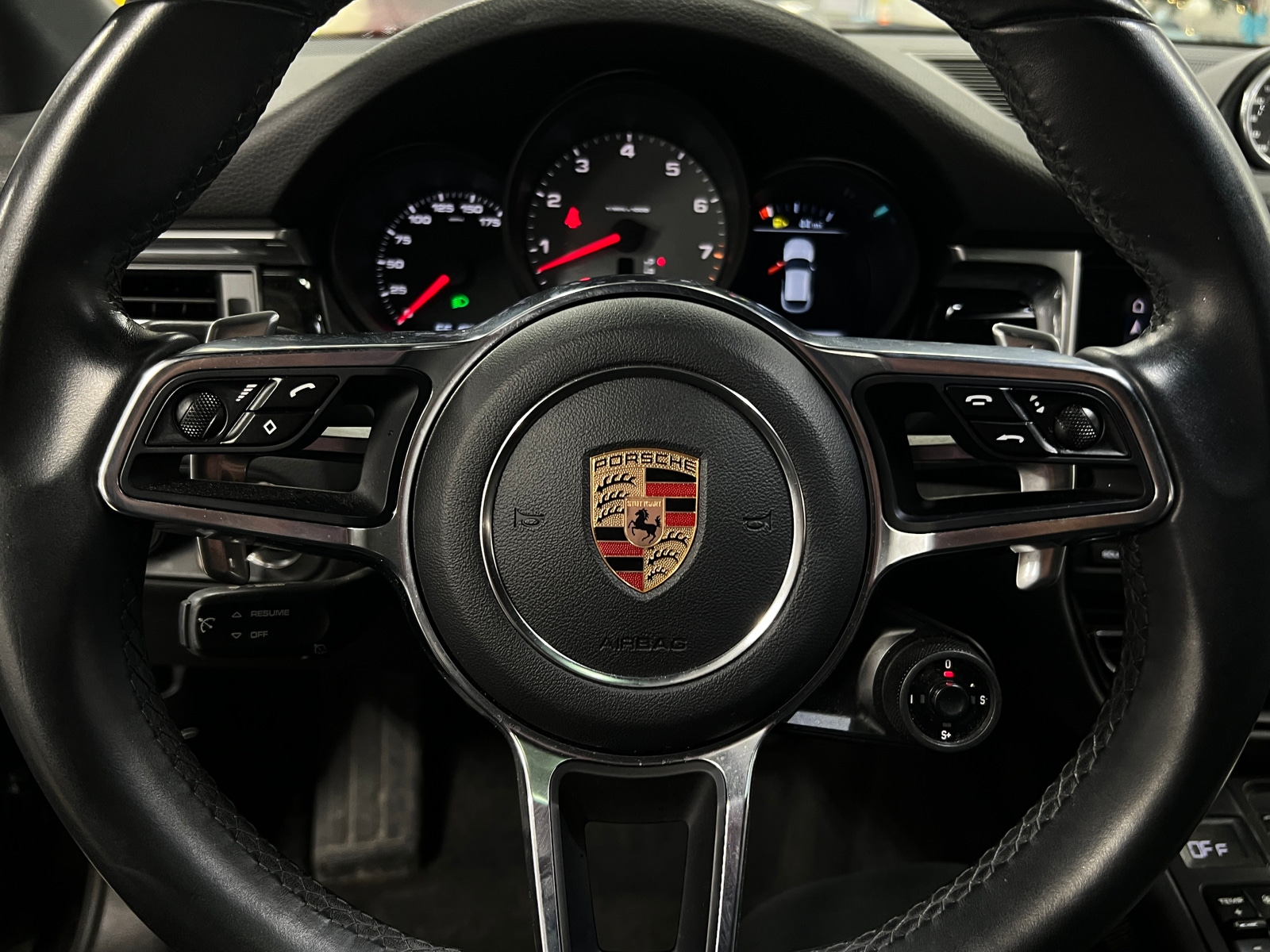 Thumbnail: 2019 Porsche Macan - 4