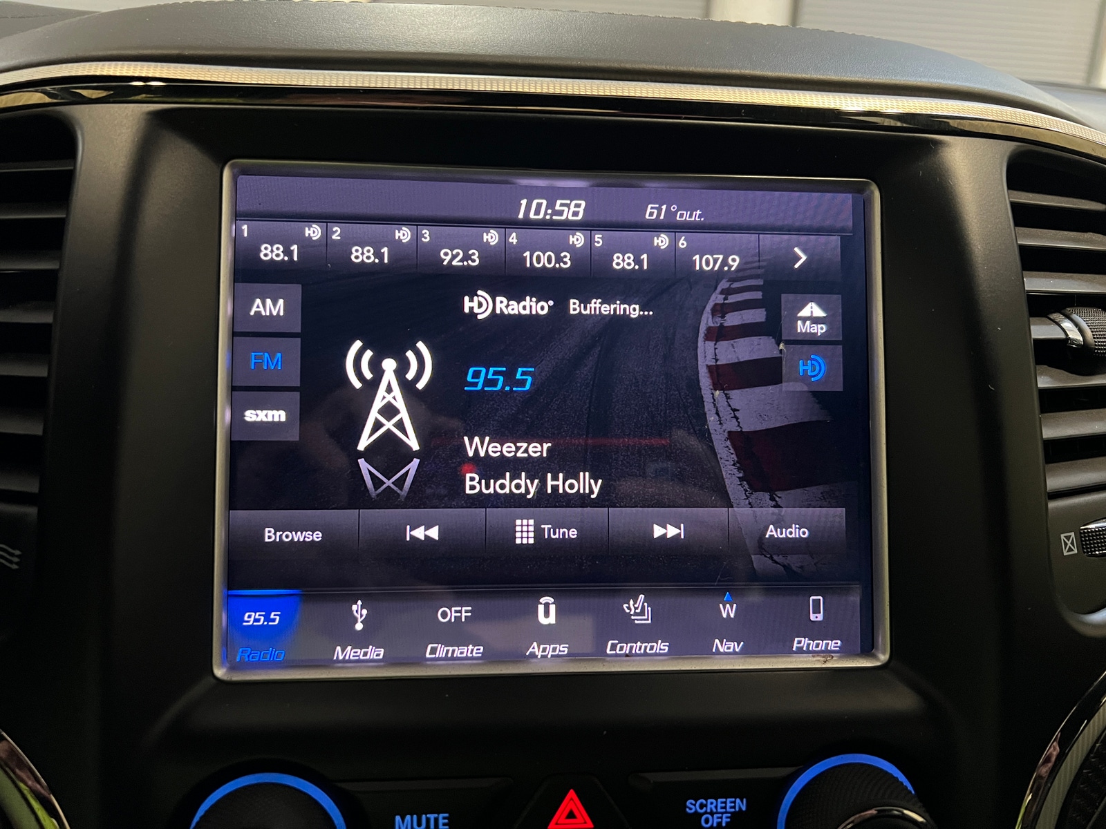 Thumbnail: 2018 Jeep Grand Cherokee - 3