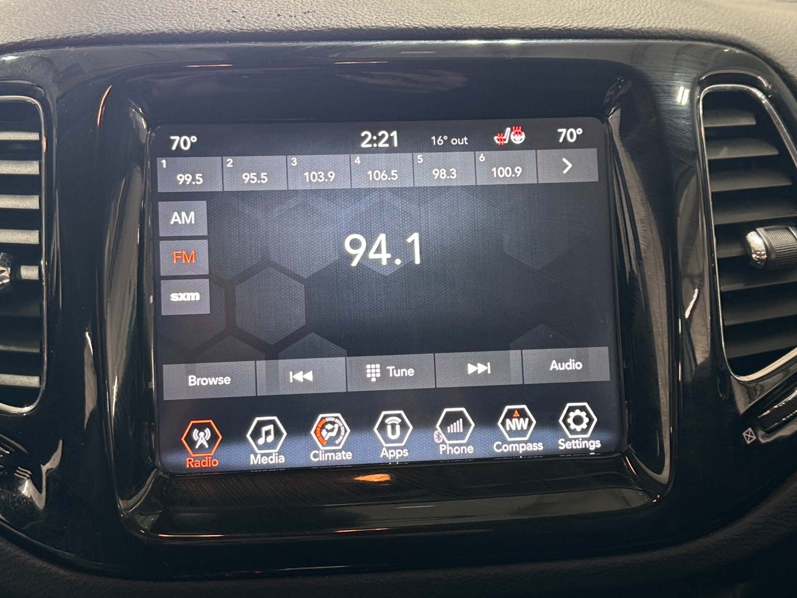 Thumbnail: 2018 Jeep Compass - 3