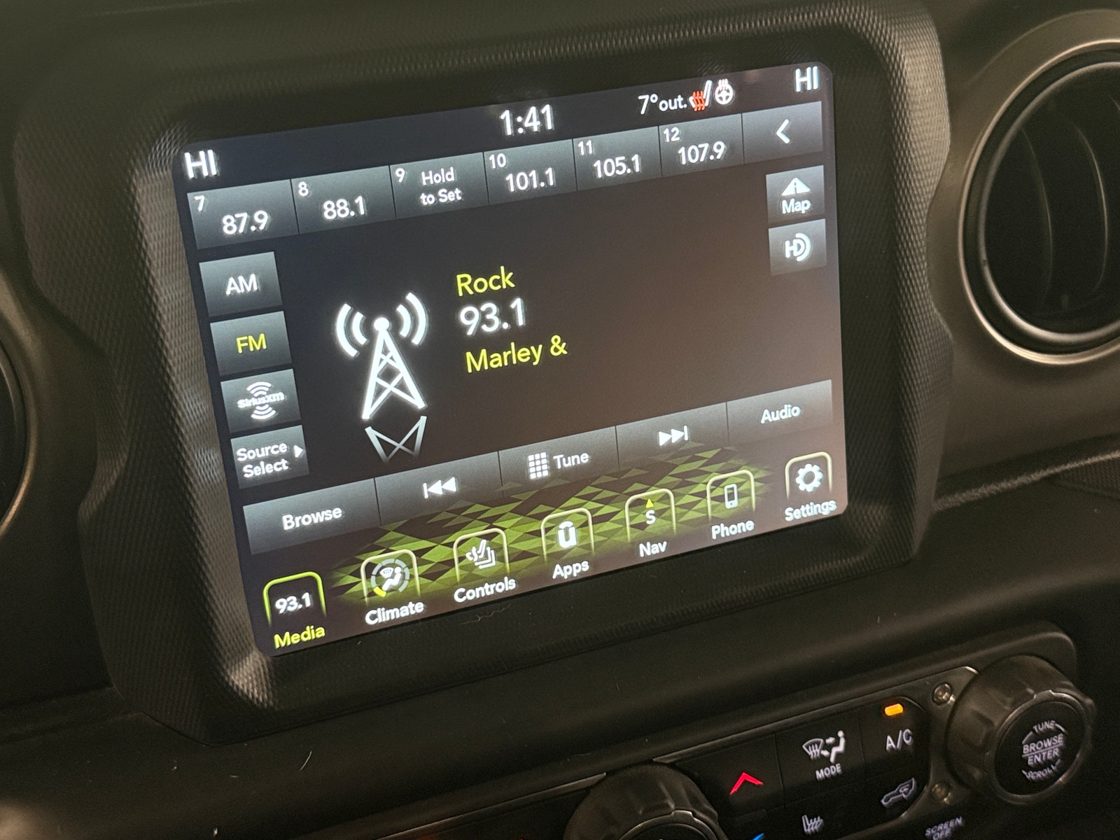 Thumbnail: 2021 Jeep Gladiator - 4