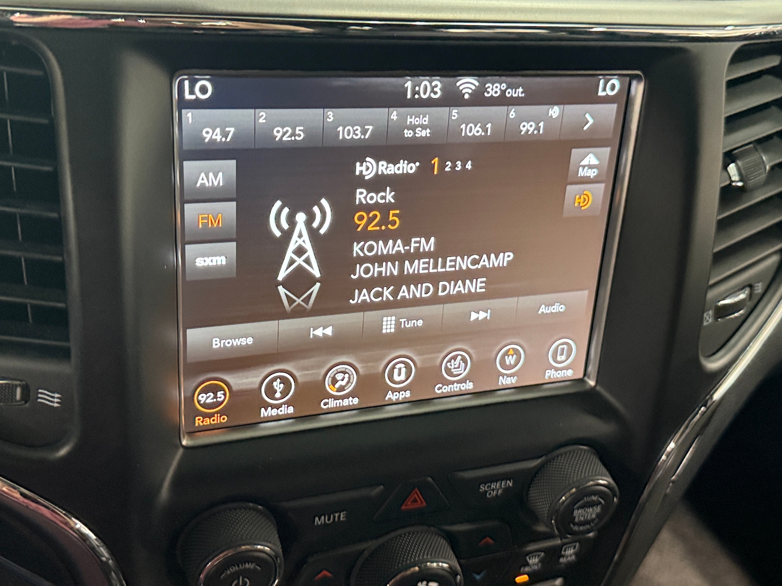 Thumbnail: 2018 Jeep Grand Cherokee - 3