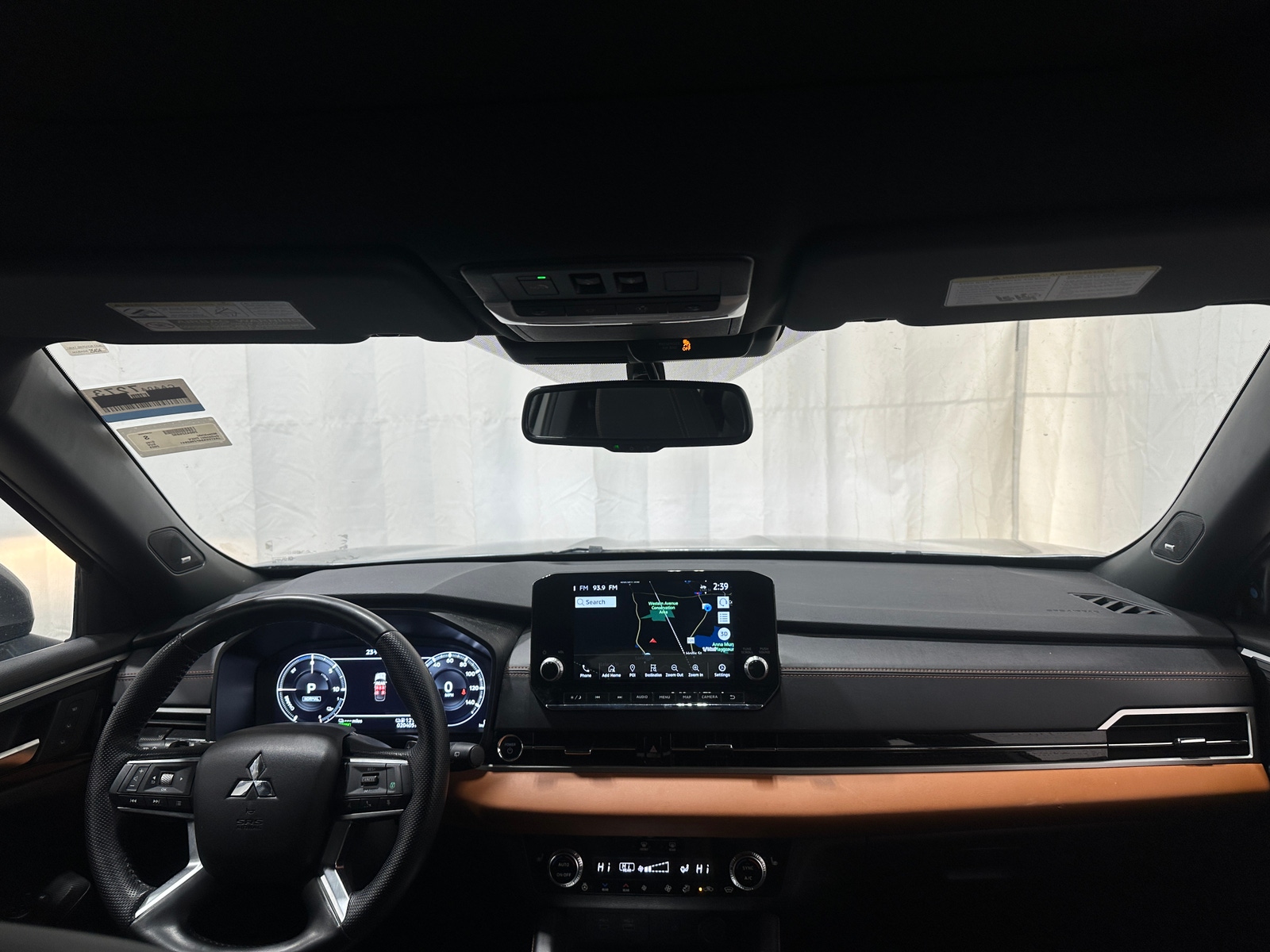 Thumbnail: 2023 Mitsubishi Outlander - 2