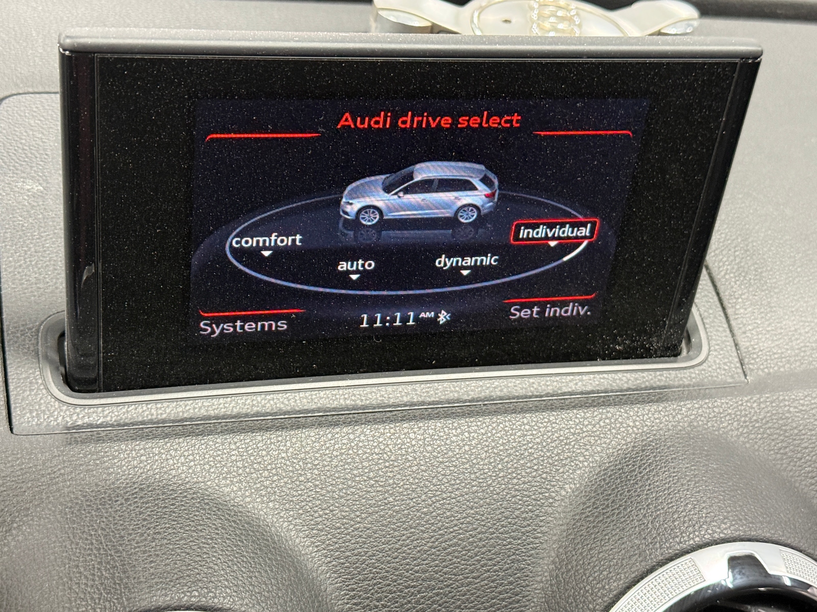 Thumbnail: 2016 Audi A3 e-tron - 3