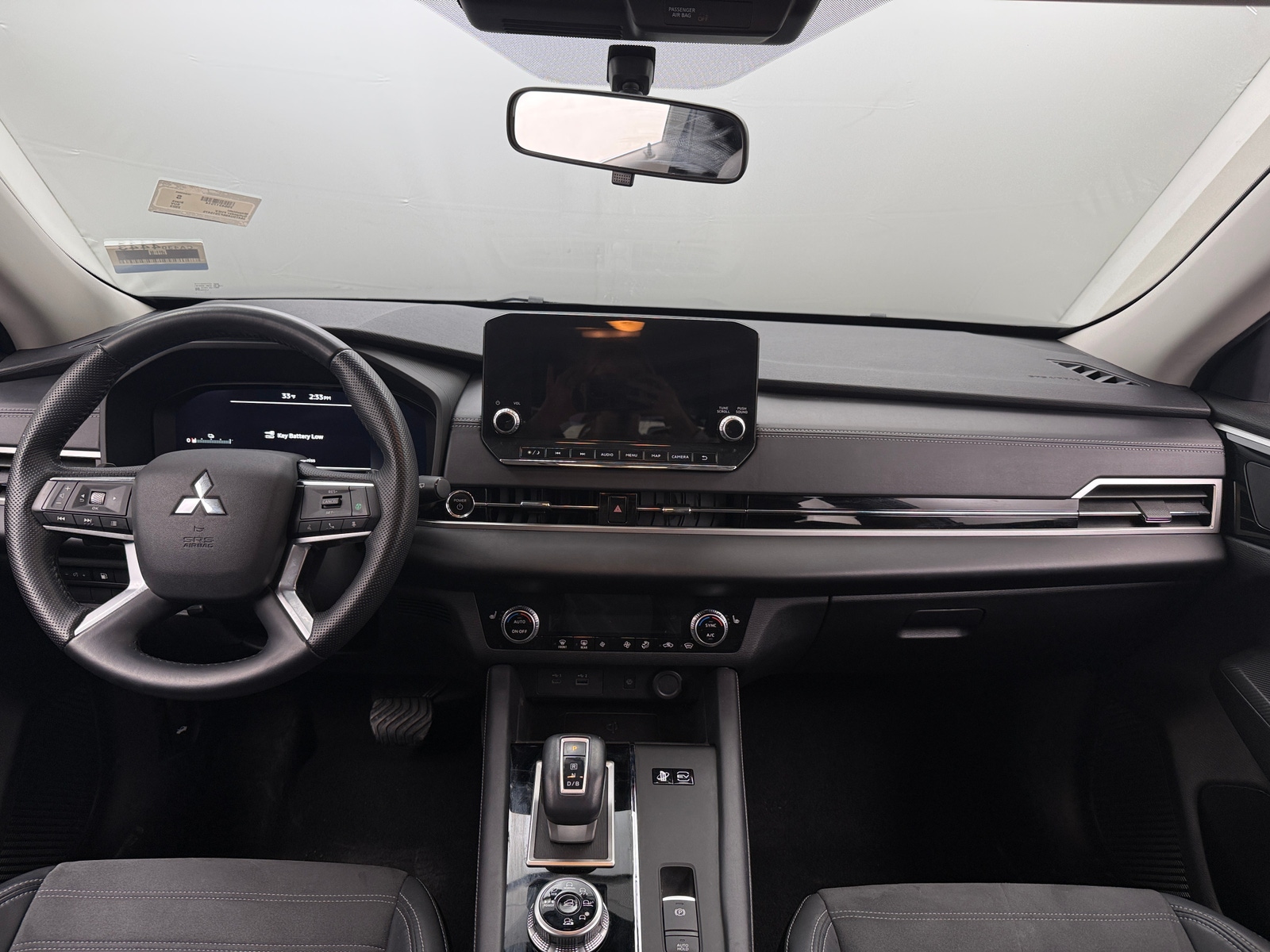 Thumbnail: 2023 Mitsubishi Outlander - 2