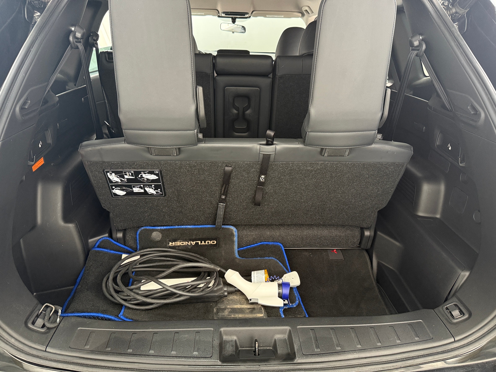 Thumbnail: 2023 Mitsubishi Outlander - 6