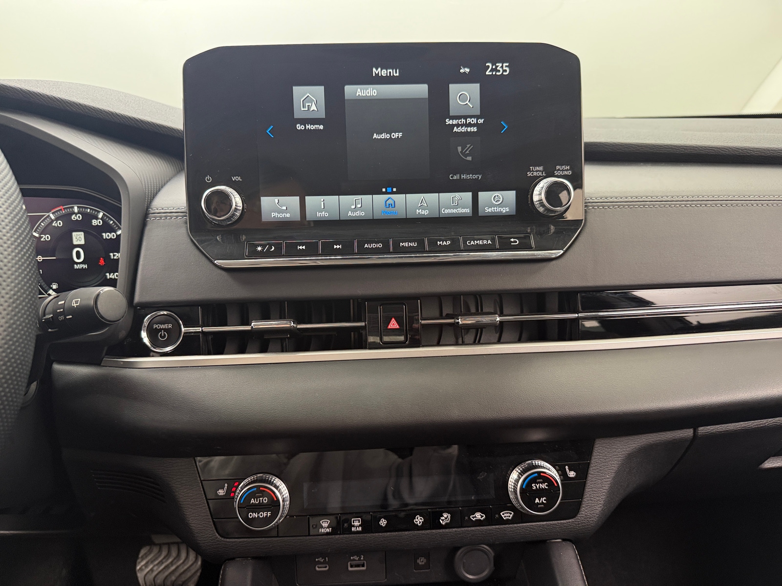 Thumbnail: 2023 Mitsubishi Outlander - 3