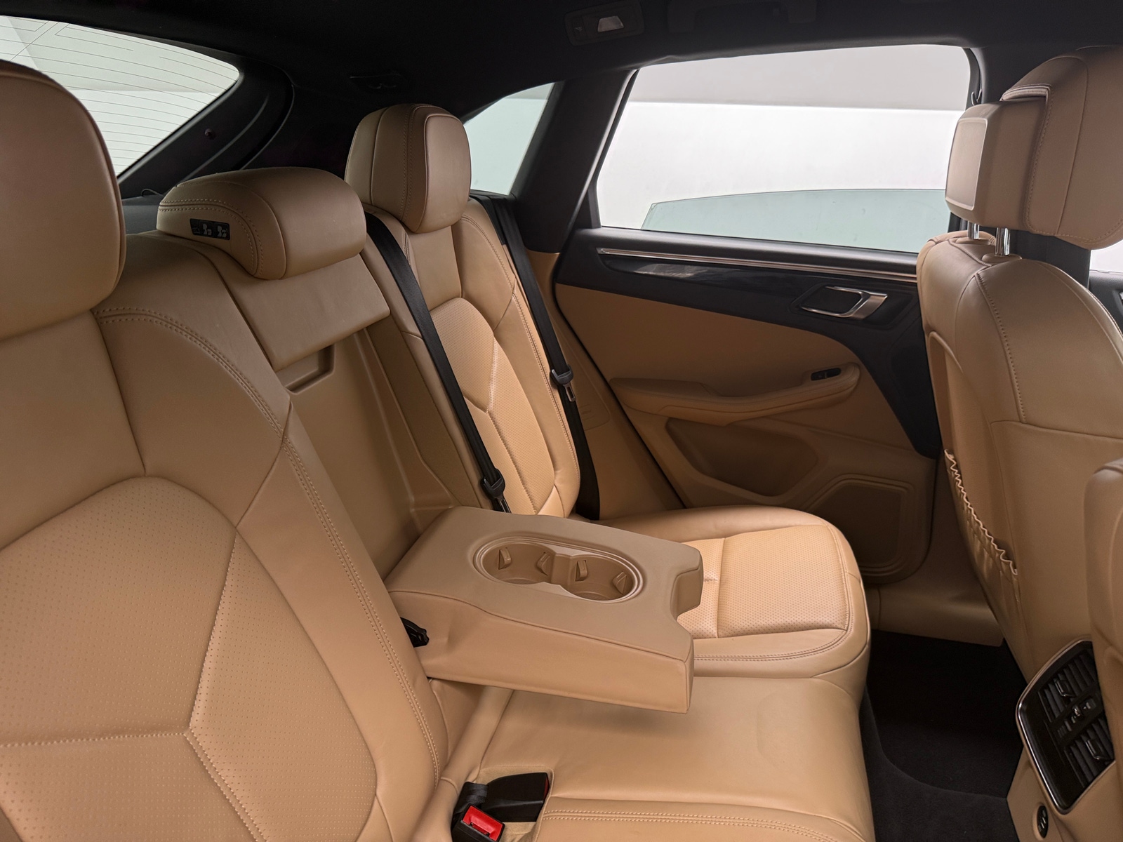 Thumbnail: 2018 Porsche Macan - 6