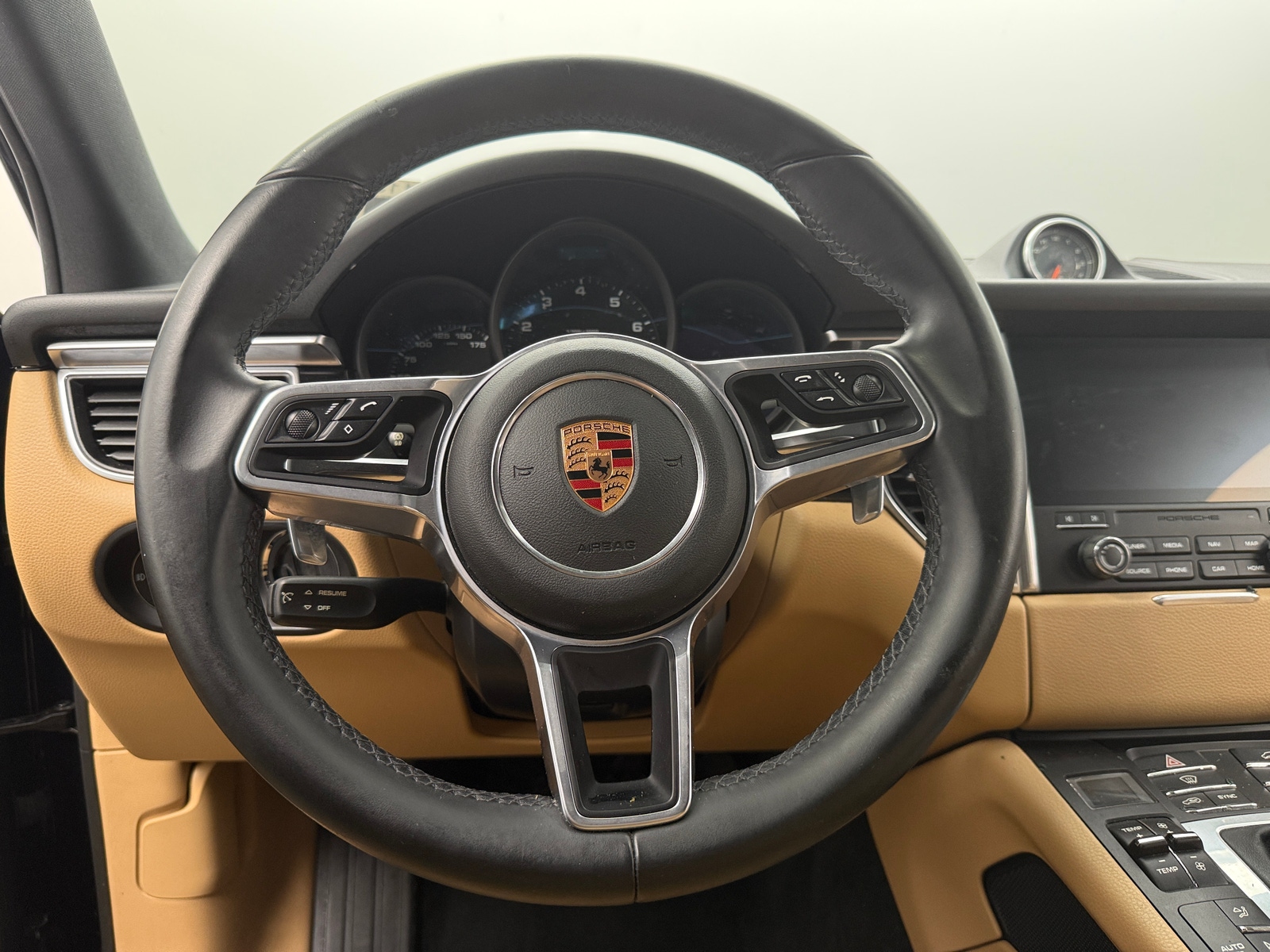 Thumbnail: 2018 Porsche Macan - 5