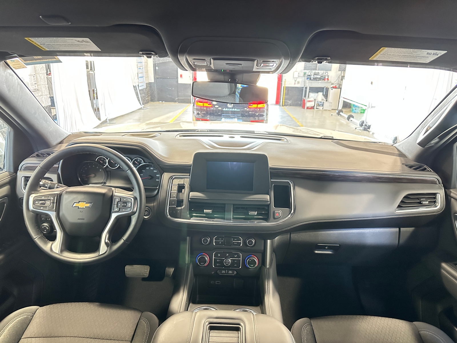 Thumbnail: 2024 Chevrolet Suburban - 3