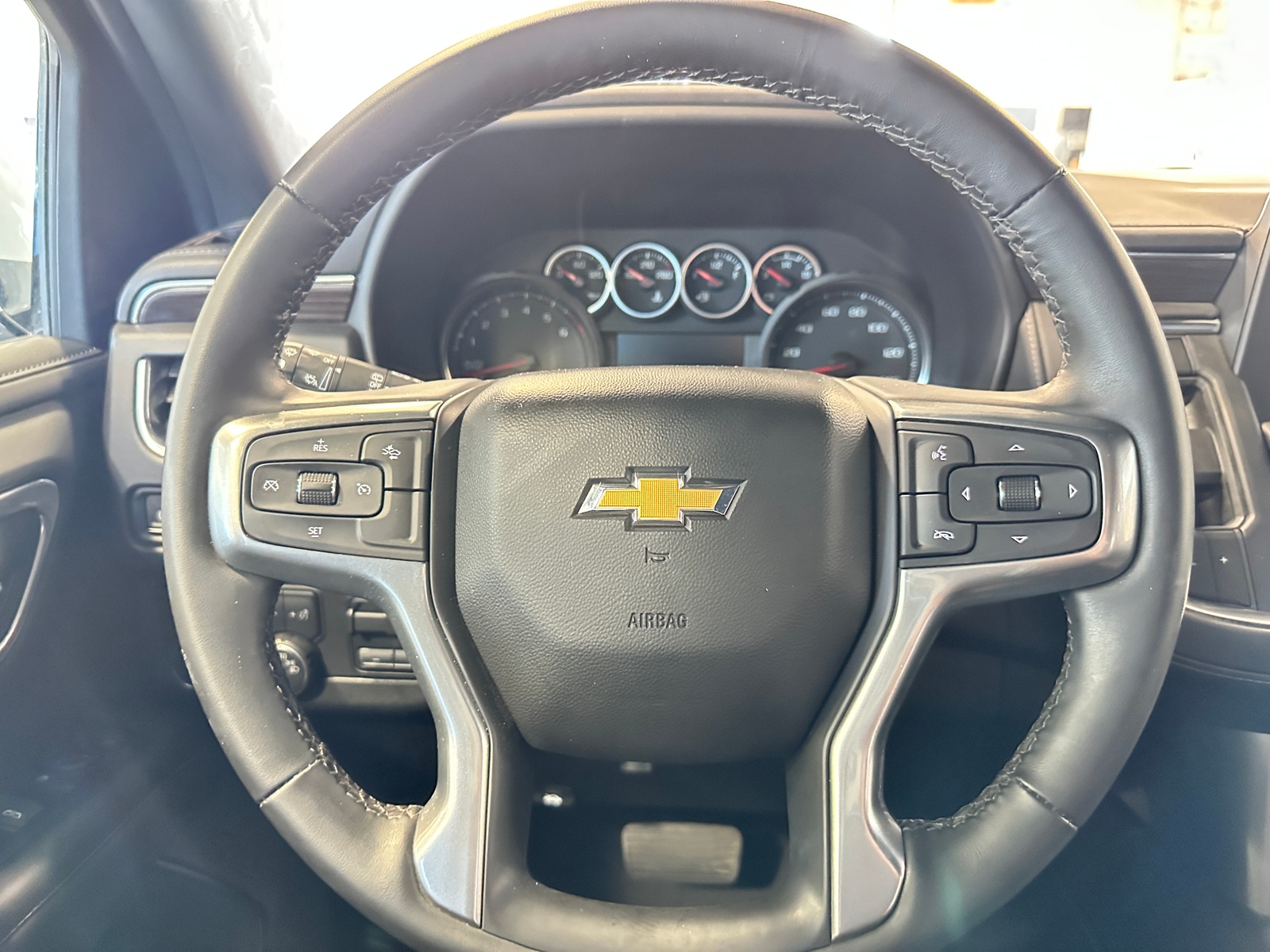 Thumbnail: 2024 Chevrolet Suburban - 5