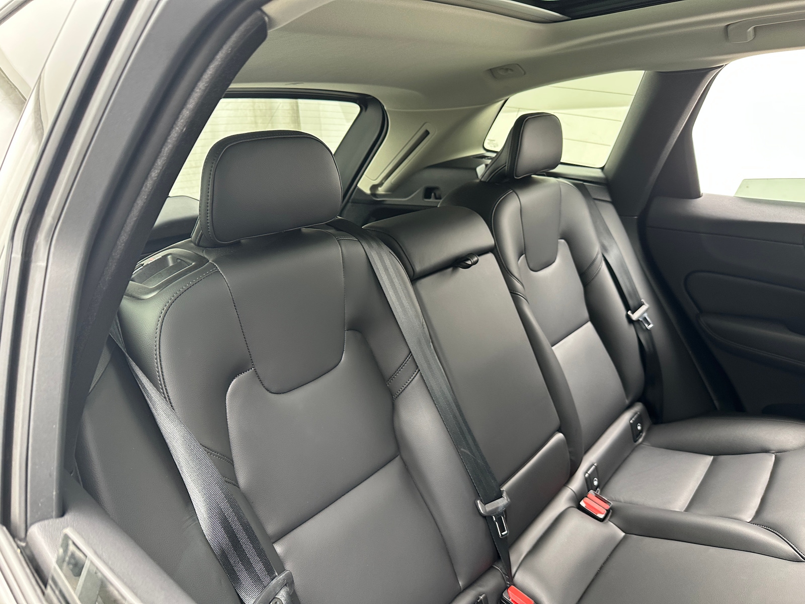 Thumbnail: 2025 Volvo XC60 - 5