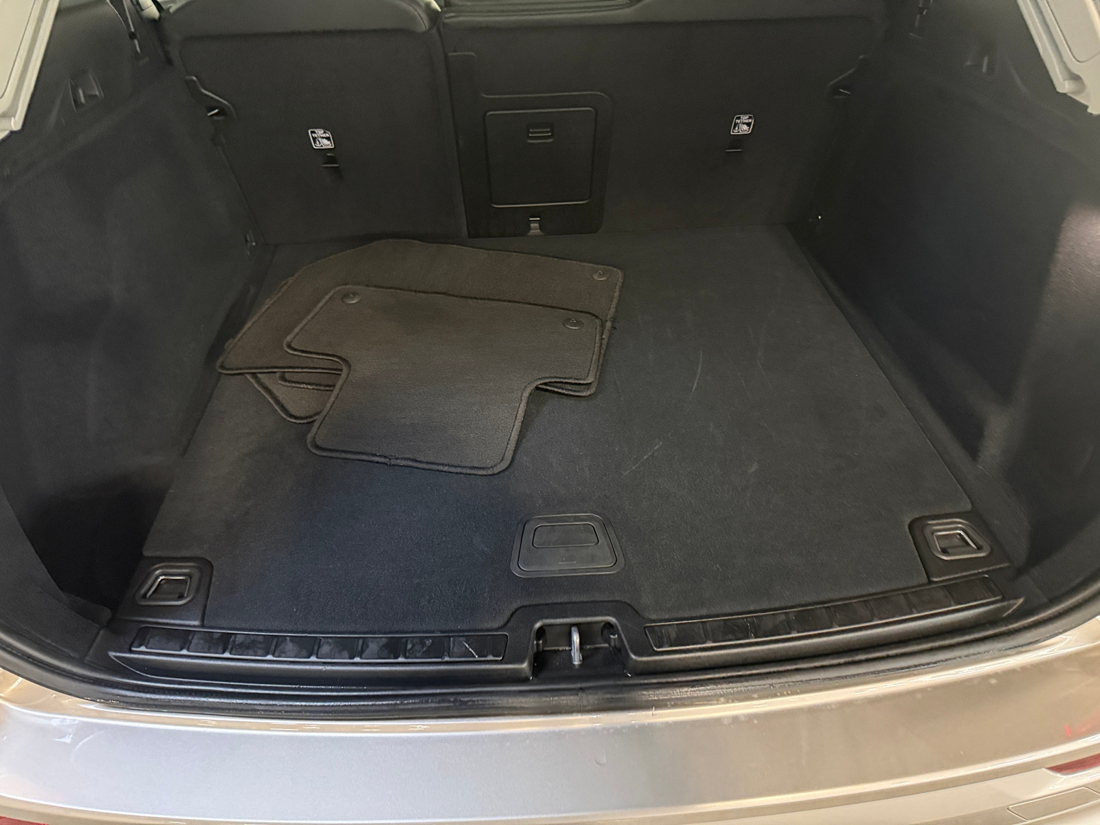 Thumbnail: 2025 Volvo XC60 - 6