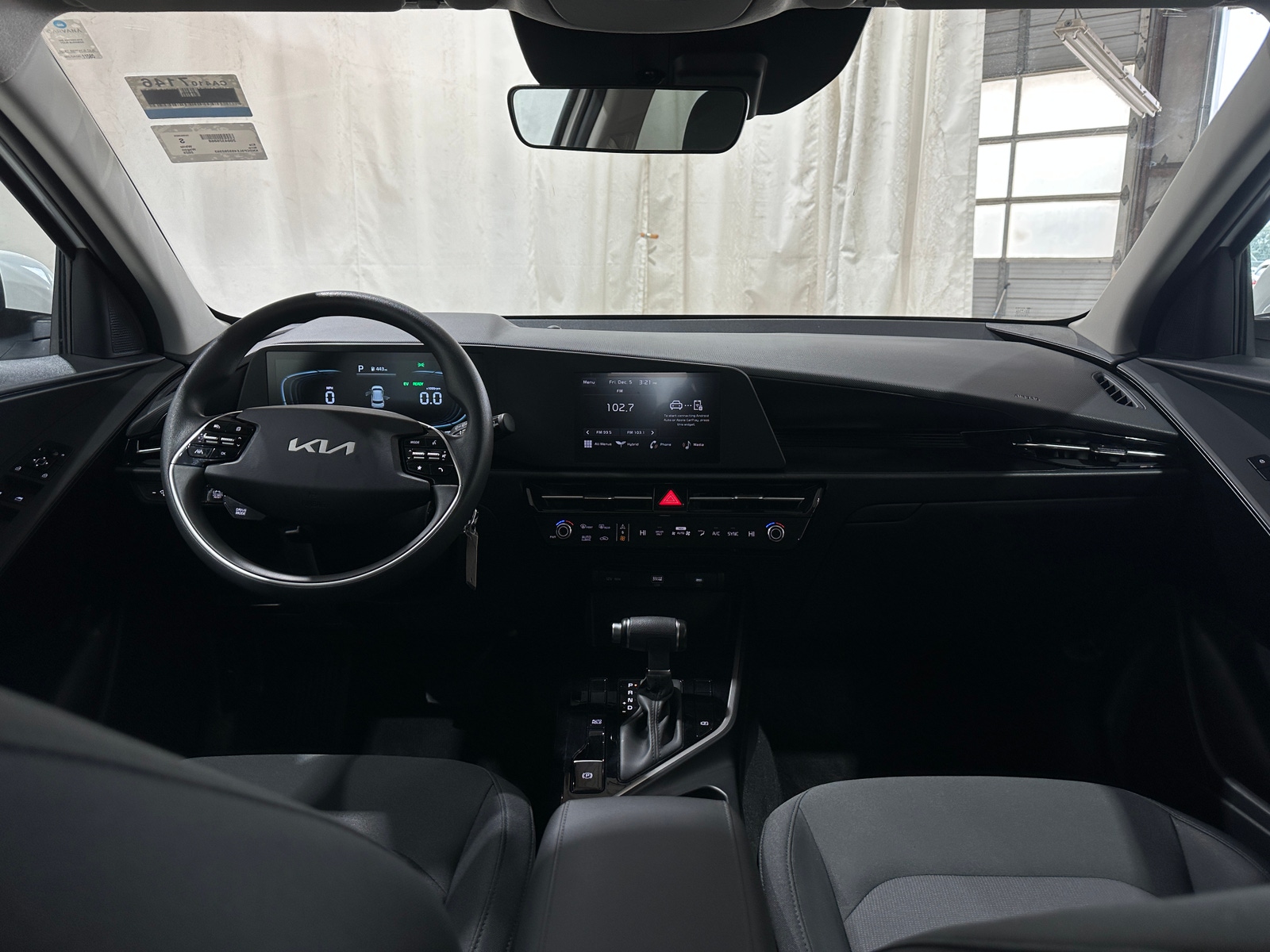 Thumbnail: 2025 Kia Niro - 3