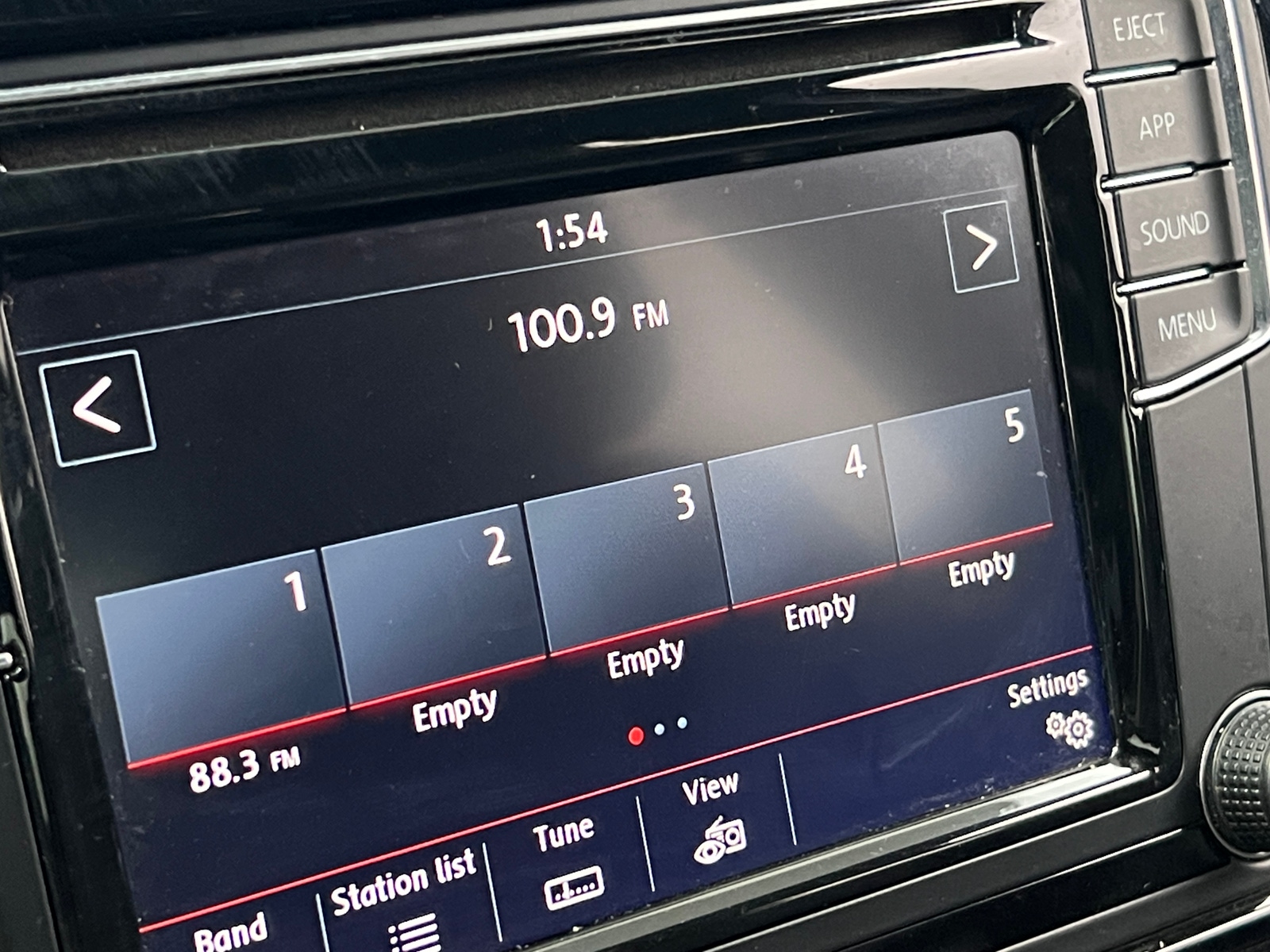 Thumbnail: 2018 Volkswagen Jetta - 3