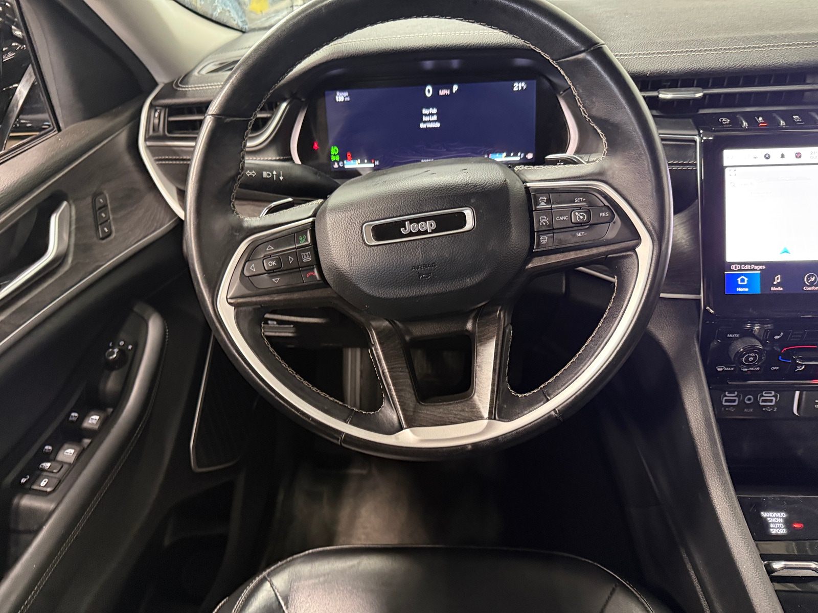 Thumbnail: 2022 Jeep Grand Cherokee L - 4