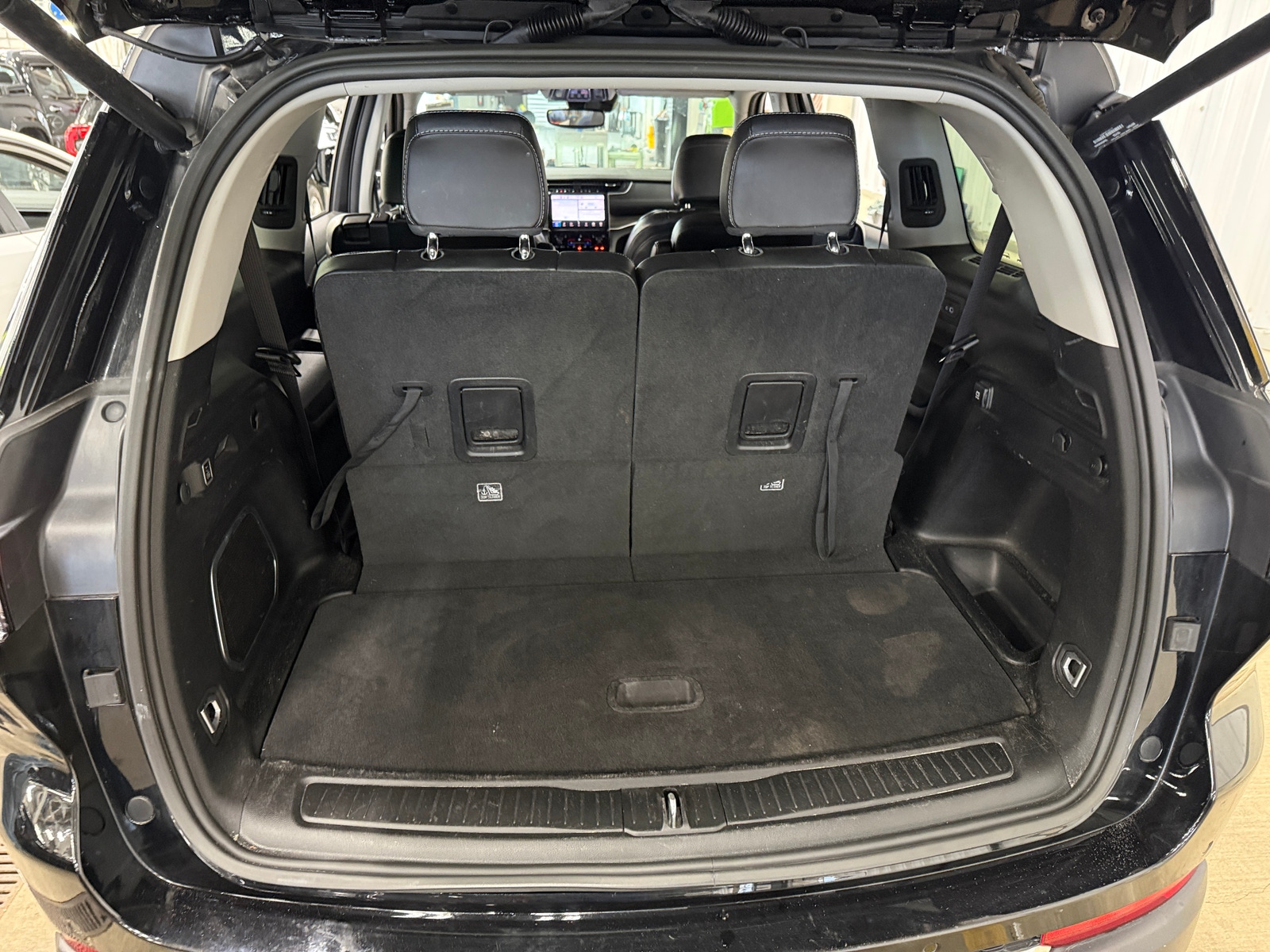 Thumbnail: 2022 Jeep Grand Cherokee L - 6