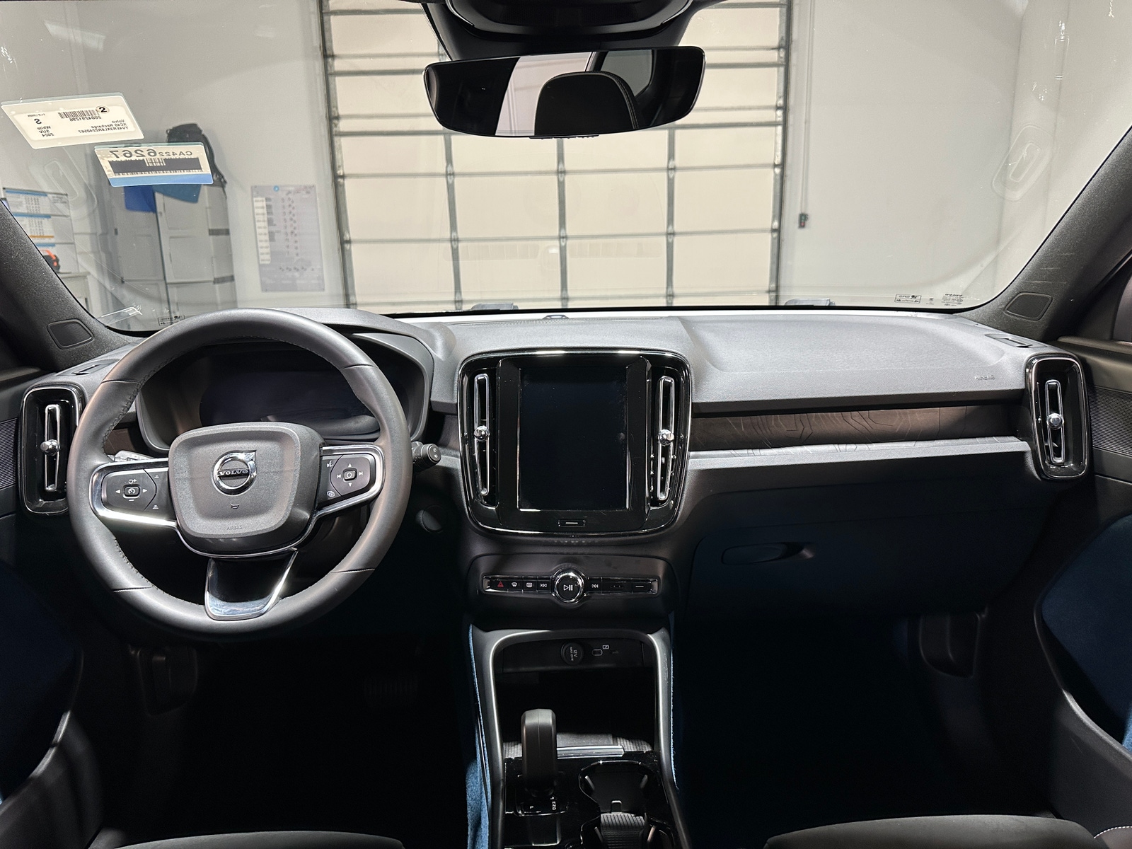 Thumbnail: 2024 Volvo XC40 - 2