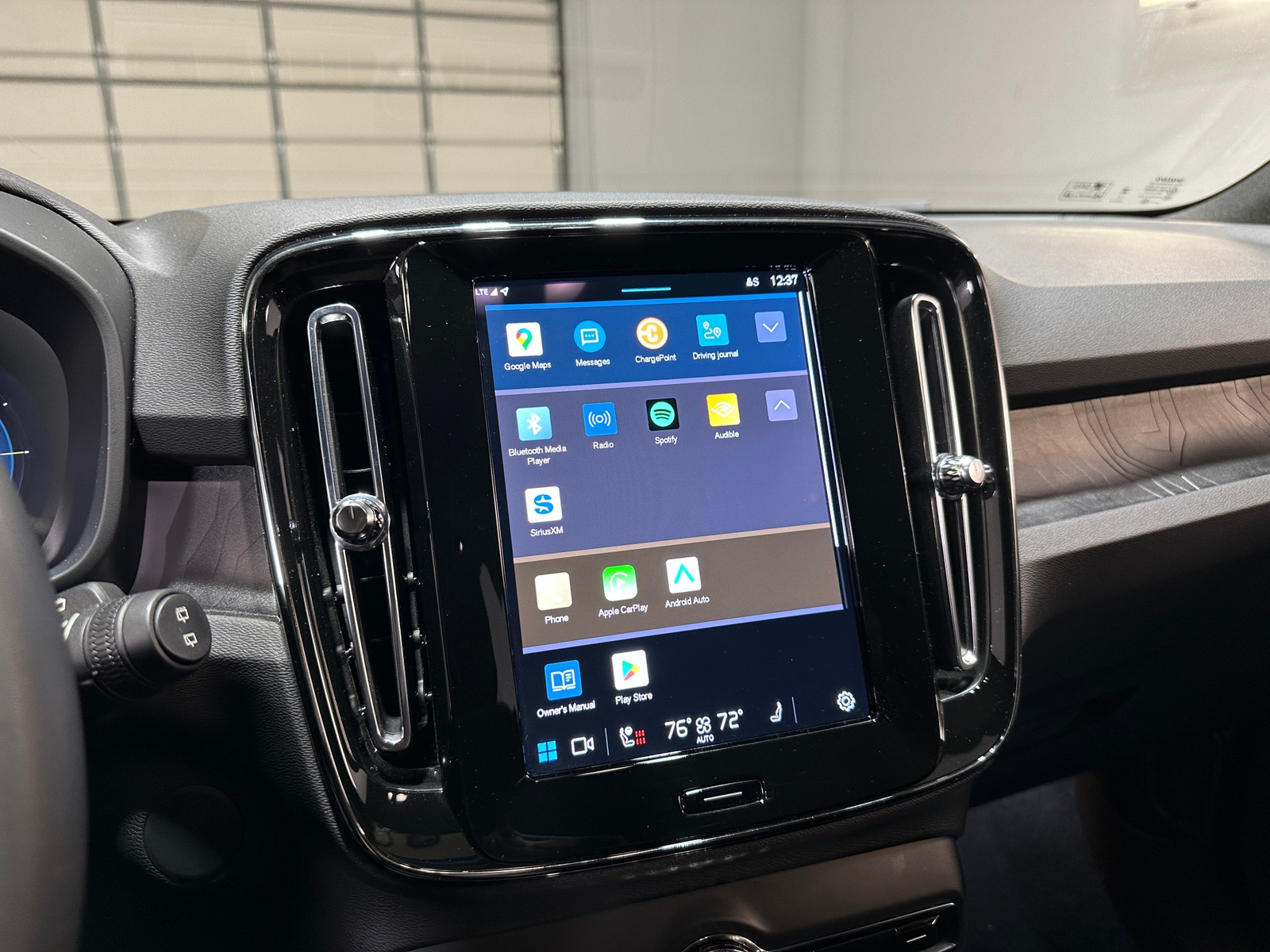 Thumbnail: 2024 Volvo XC40 - 3