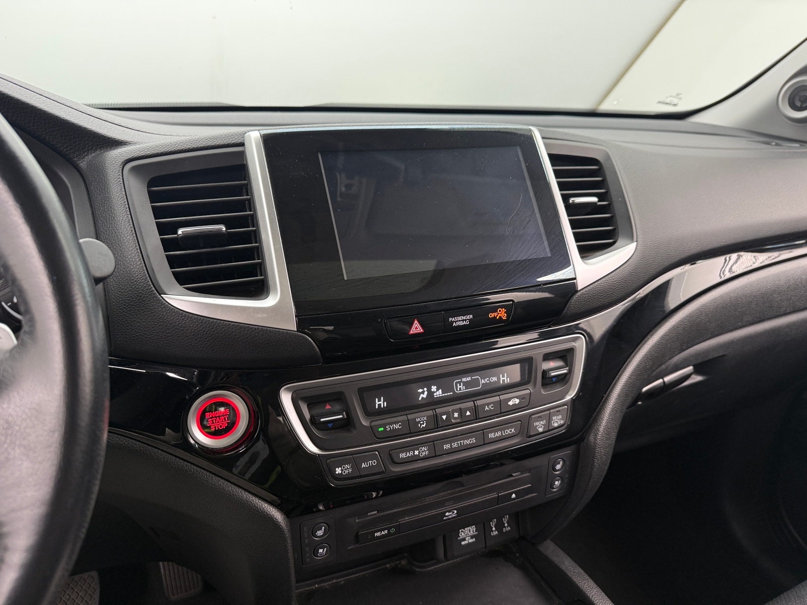 Thumbnail: 2016 Honda Pilot - 3