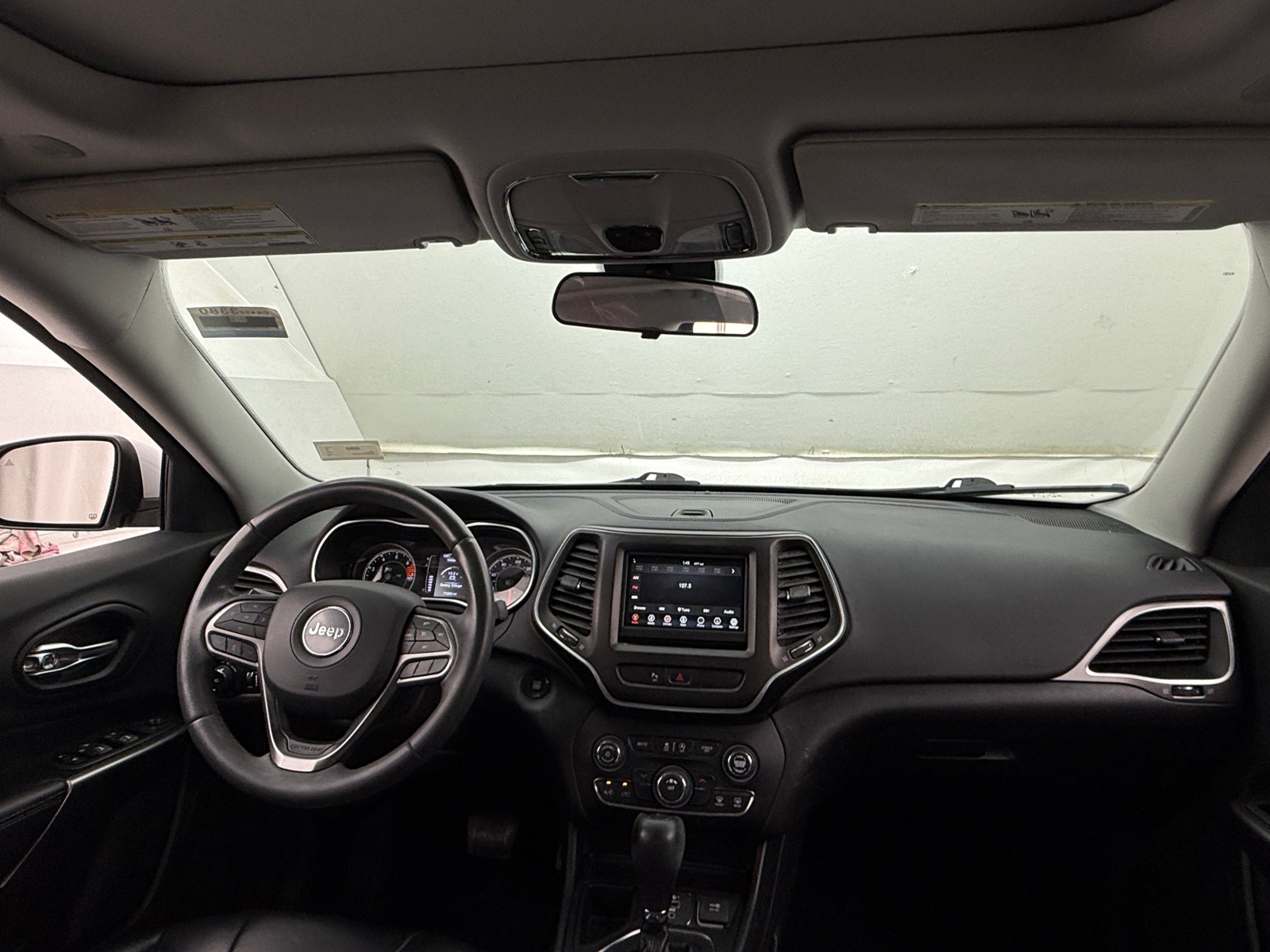 Thumbnail: 2020 Jeep Cherokee - 3