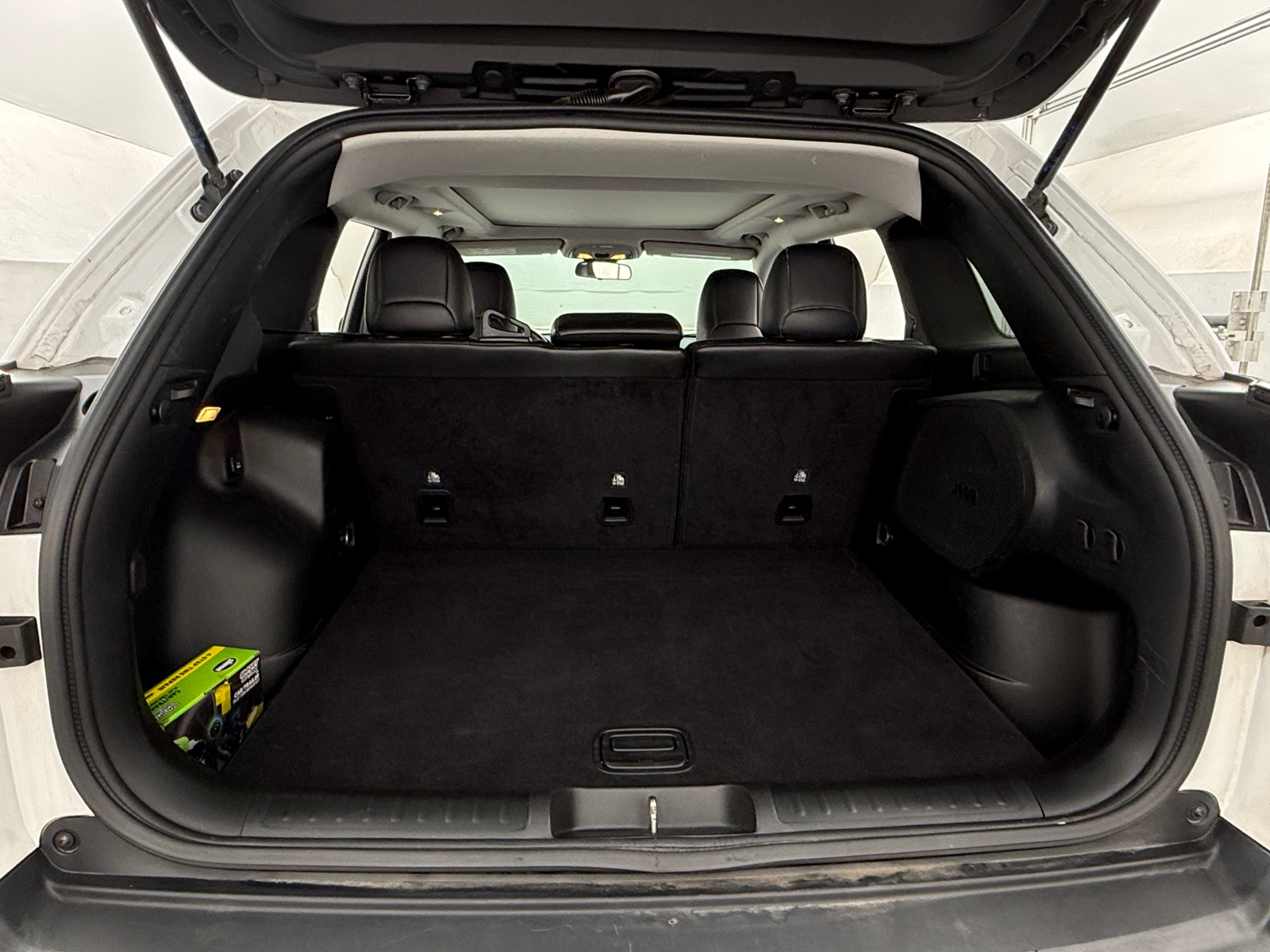 Thumbnail: 2020 Jeep Cherokee - 7