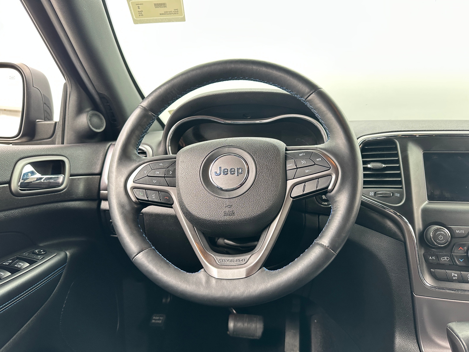 Thumbnail: 2018 Jeep Grand Cherokee - 5