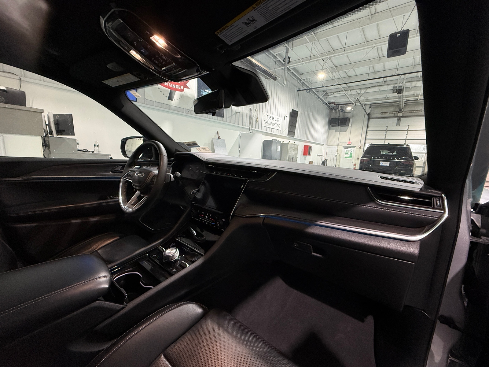 Thumbnail: 2023 Jeep Grand Cherokee L - 2