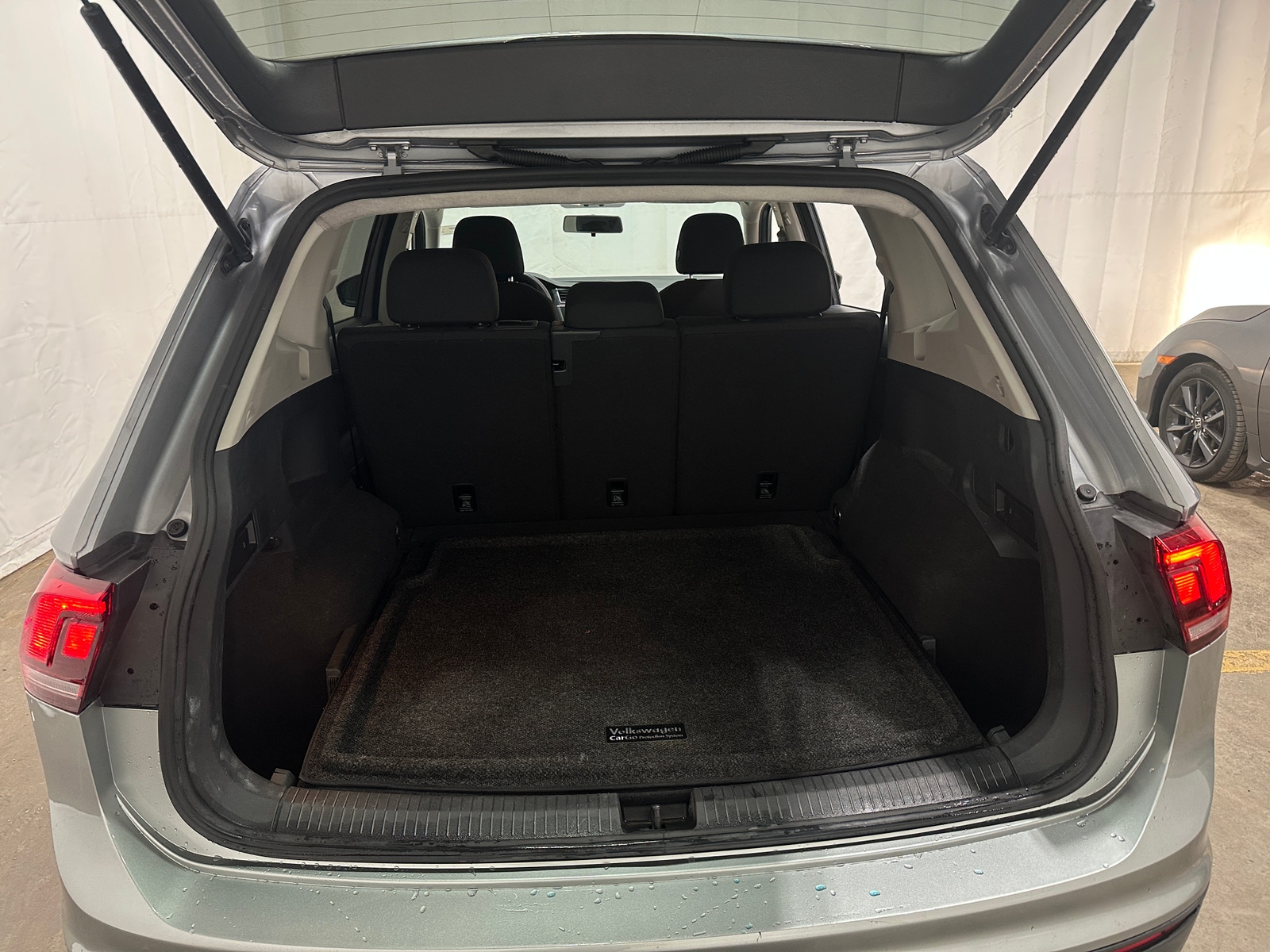 Thumbnail: 2021 Volkswagen Tiguan - 7