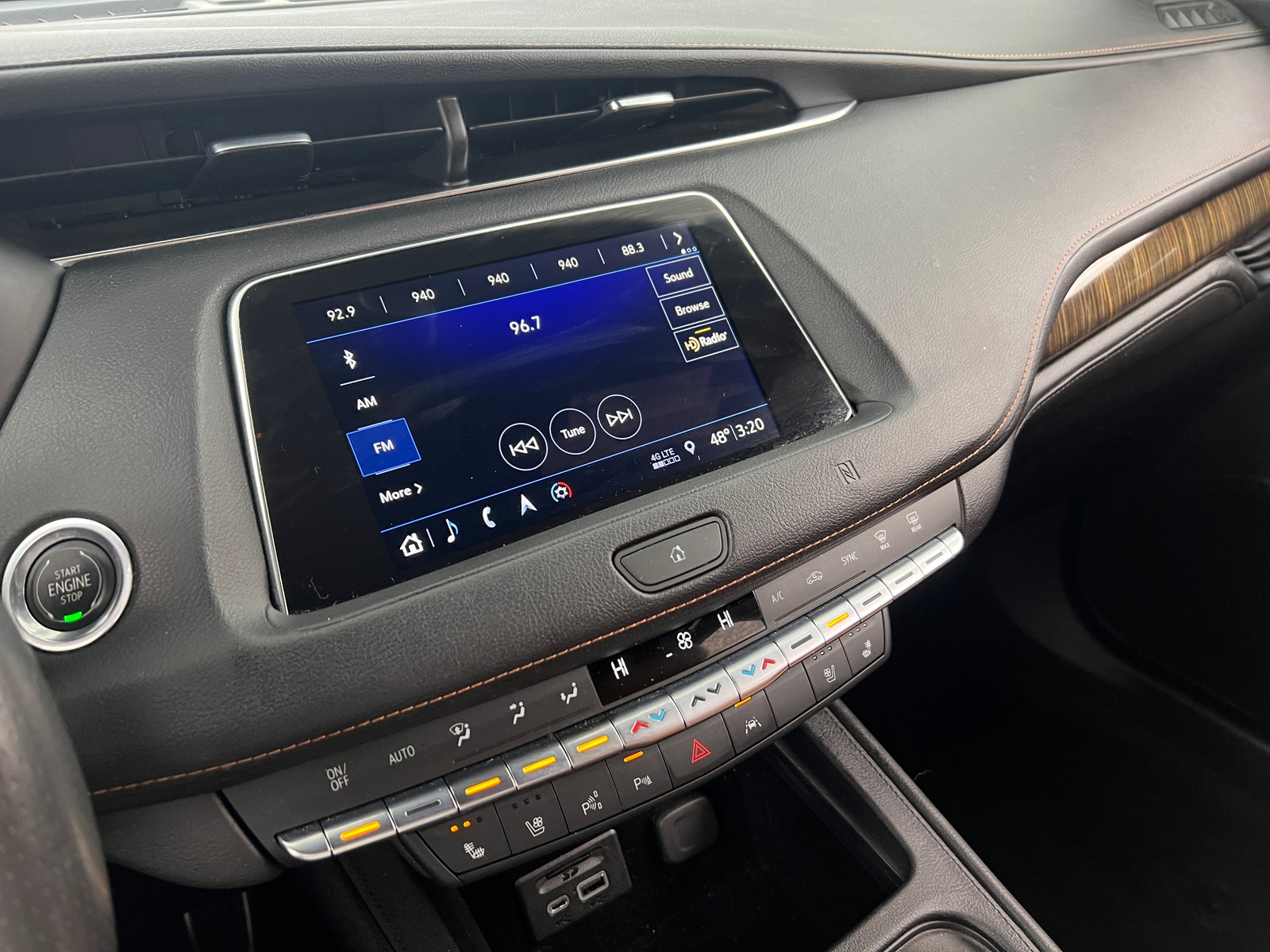 Thumbnail: 2019 Cadillac XT4 - 3