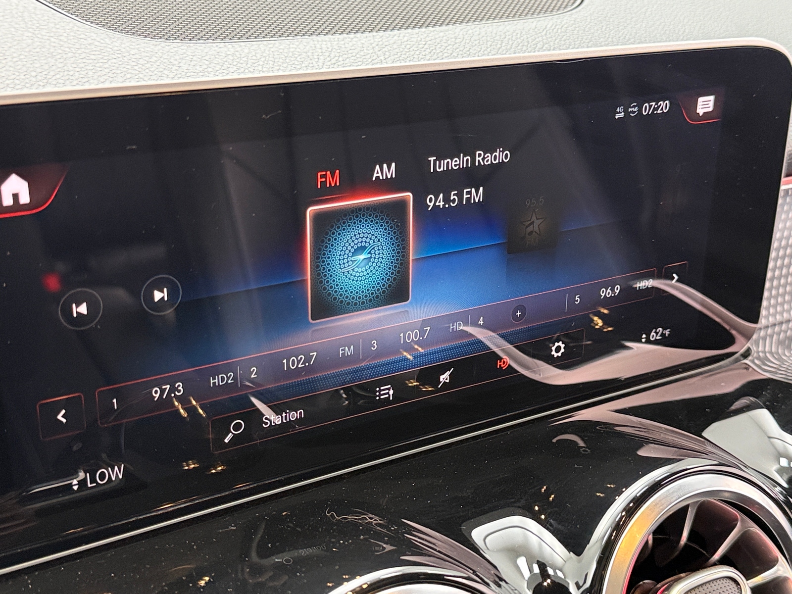 Thumbnail: 2020 Mercedes-Benz GLB - 3