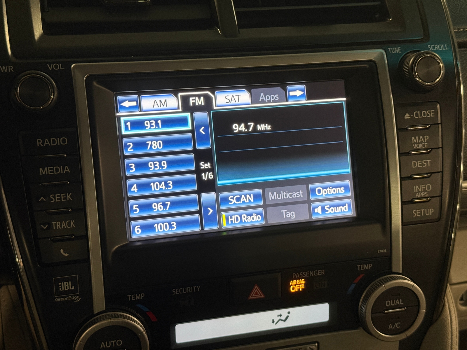 Thumbnail: 2012 Toyota Camry - 4