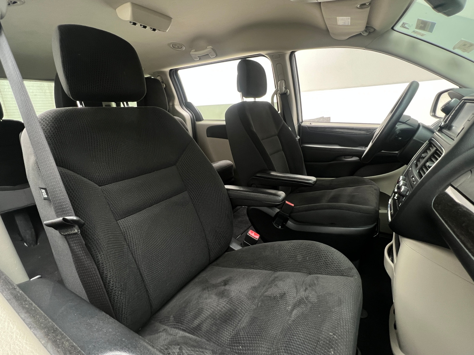 Thumbnail: 2019 Dodge Grand Caravan - 2